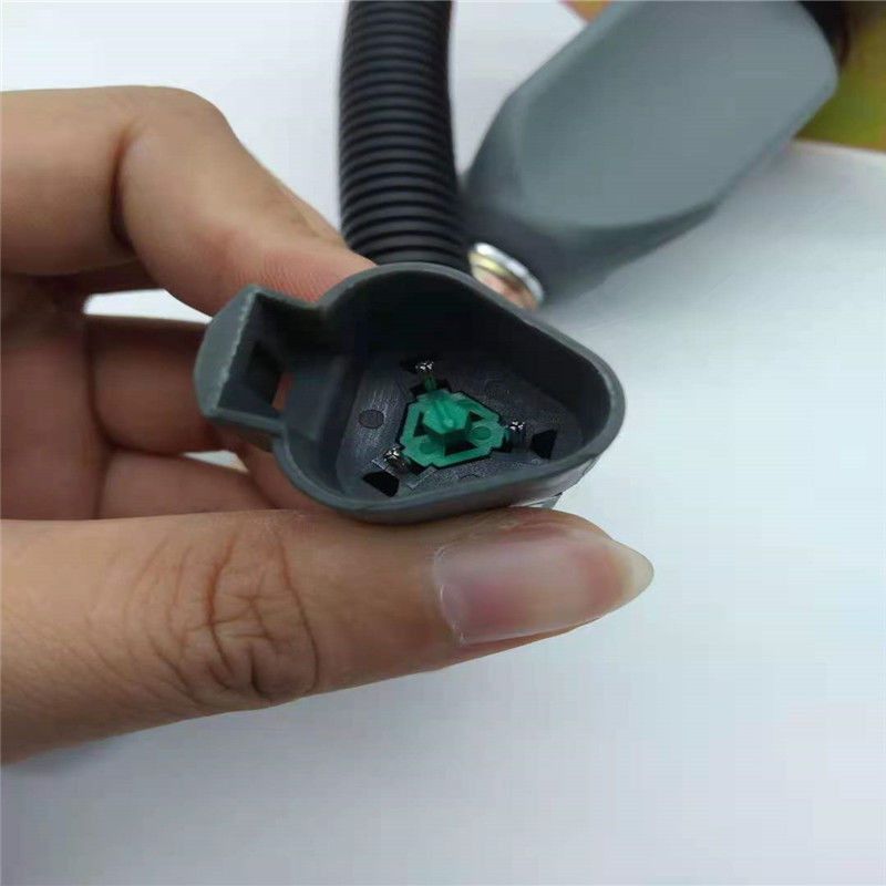 4063712 Stop Solenoid Valf KOMATSU PC300-7 360-7 Üçgen Fiş İçin Fit