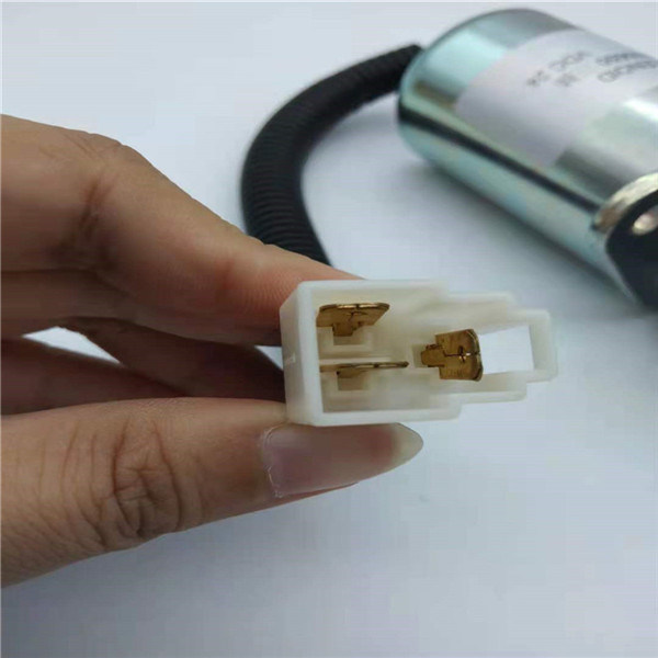 3935650 Cummins 6CT Ekskavatör Motor Parçaları İçin Üçgen Fiş Durdurma Solenoid Valfı Fit